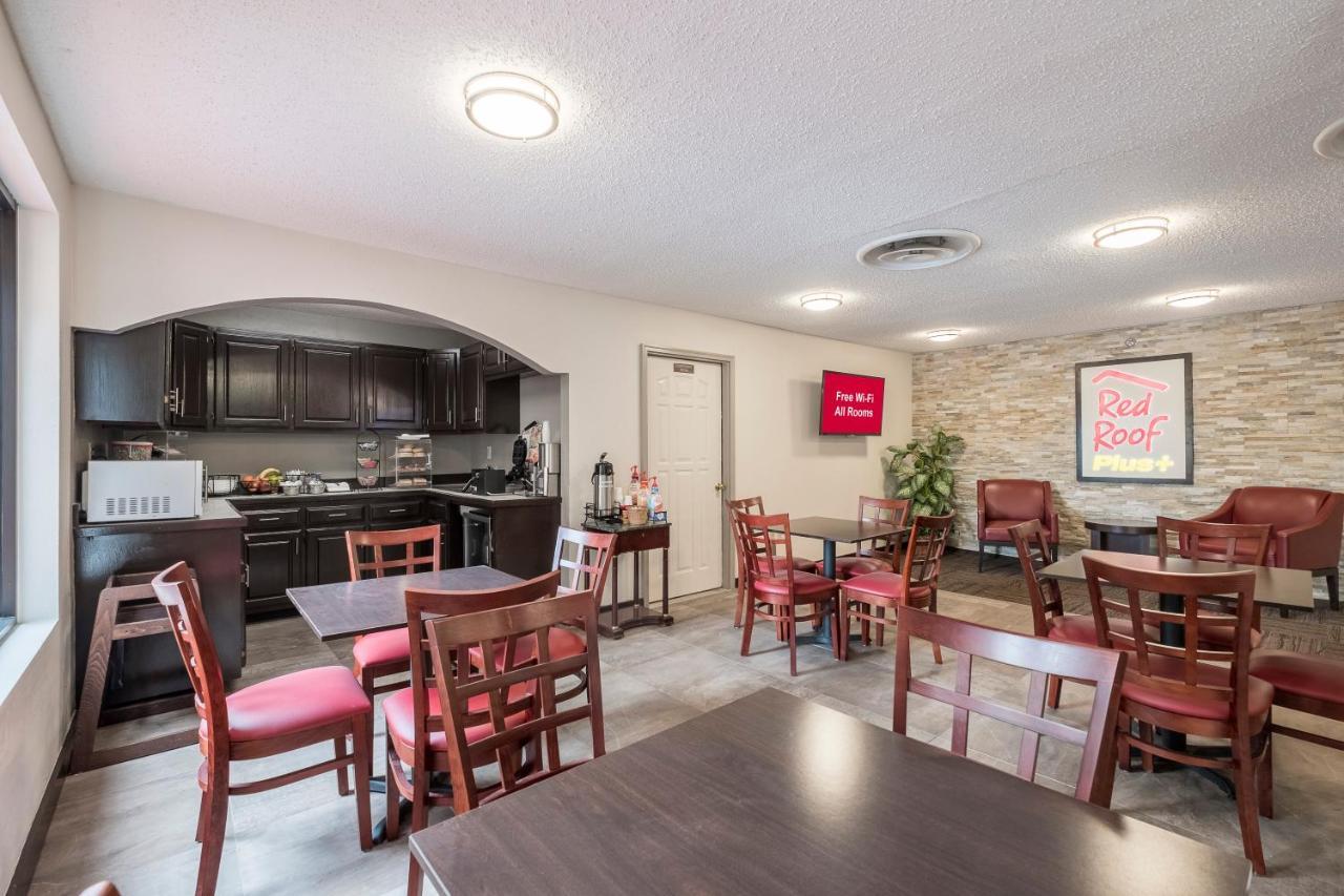 Red Roof Inn Plus+ & Suites Opelika Exterior photo