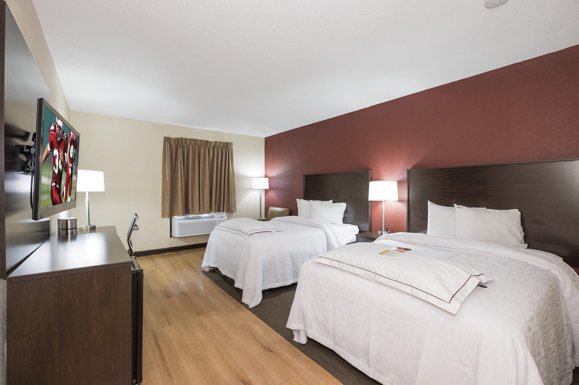 Red Roof Inn Plus+ & Suites Opelika Exterior photo