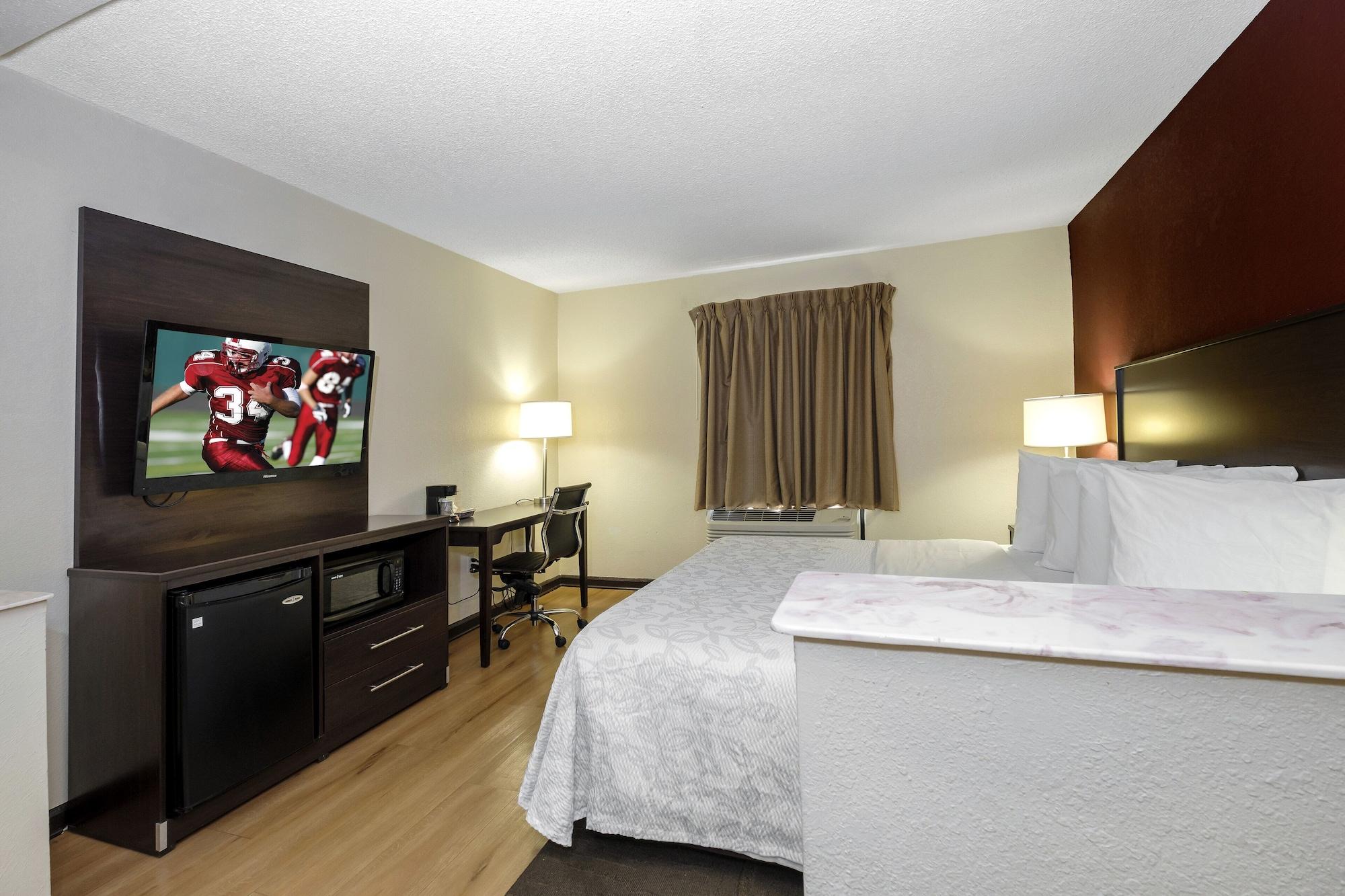 Red Roof Inn Plus+ & Suites Opelika Exterior photo
