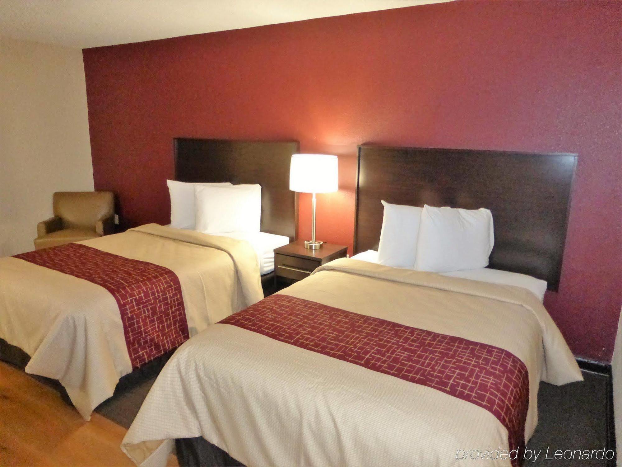 Red Roof Inn Plus+ & Suites Opelika Exterior photo