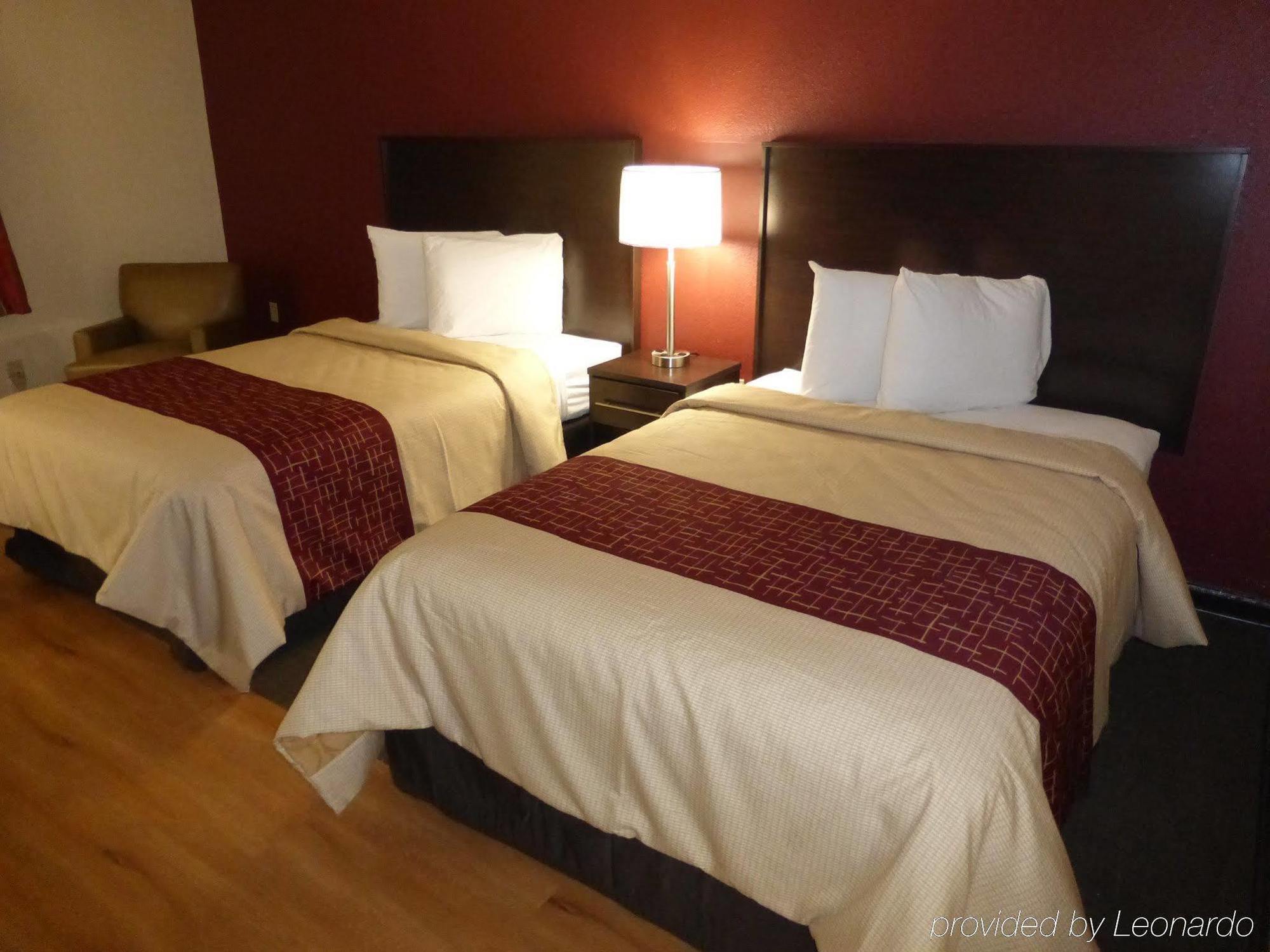 Red Roof Inn Plus+ & Suites Opelika Exterior photo
