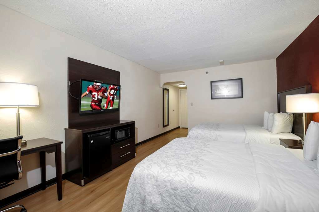 Red Roof Inn Plus+ & Suites Opelika Room photo